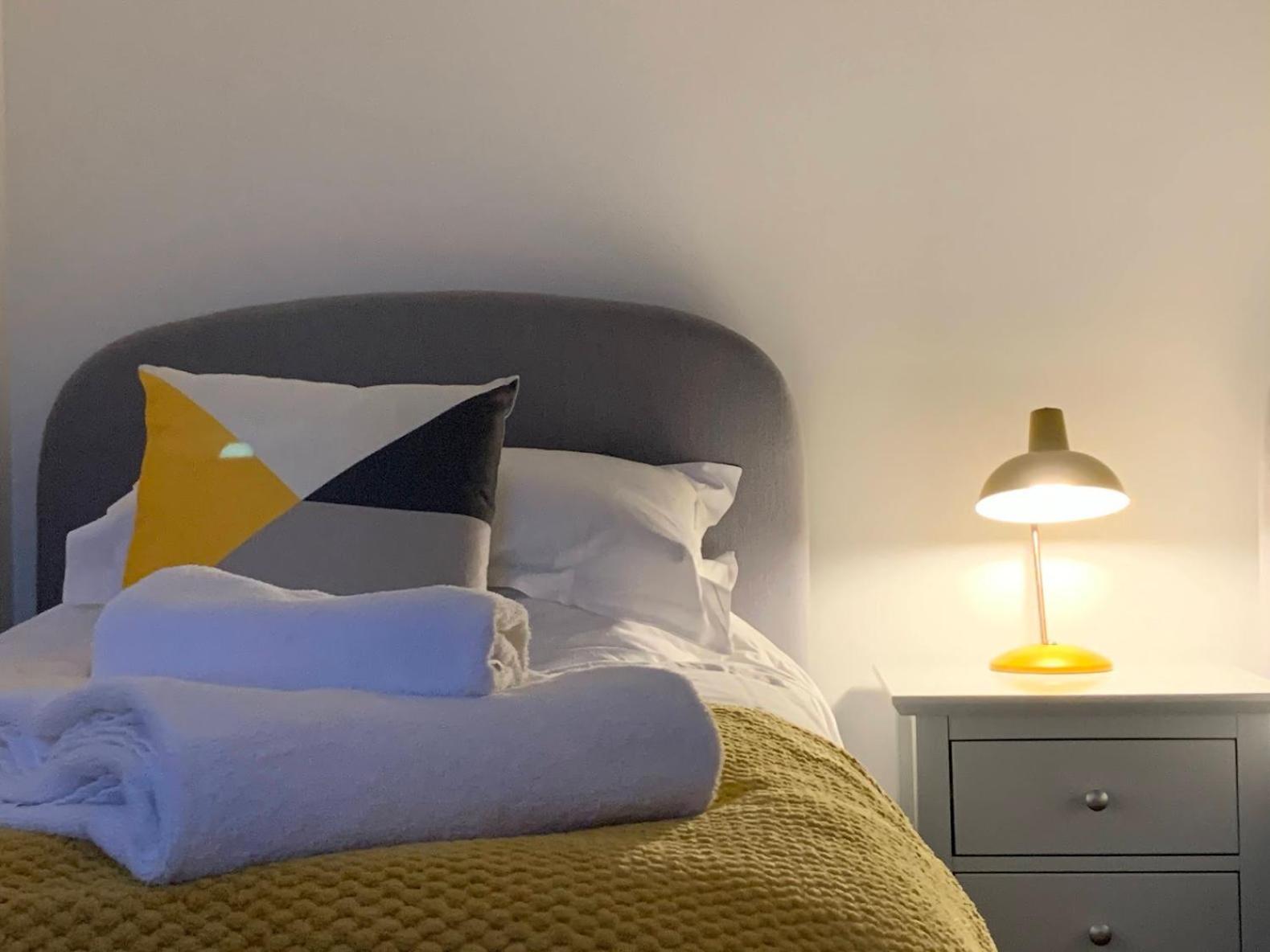 Villa Retro Retreat, Sea View, Free Parking & Ev Plug-In Whitby Esterno foto