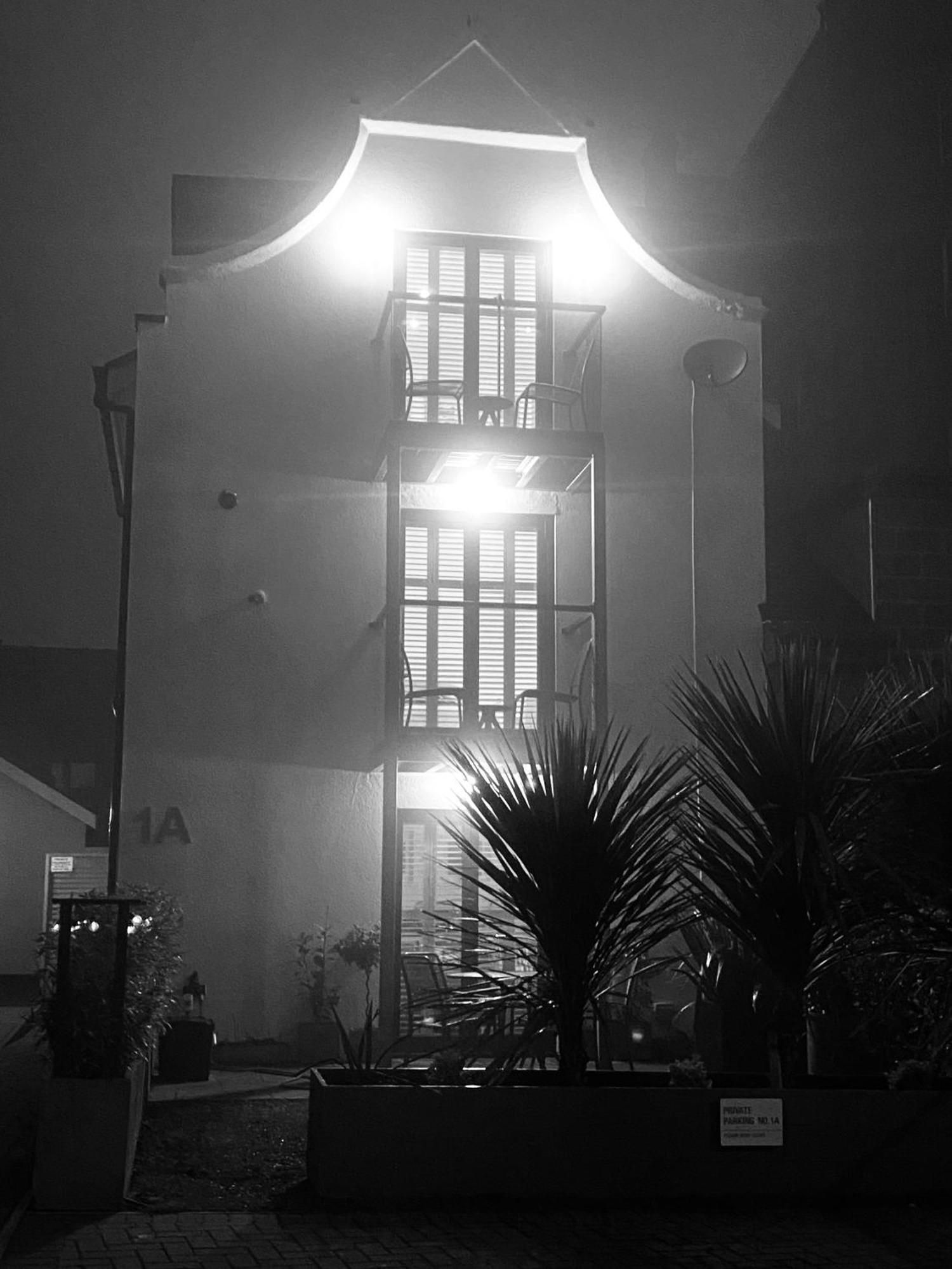 Villa Retro Retreat, Sea View, Free Parking & Ev Plug-In Whitby Esterno foto