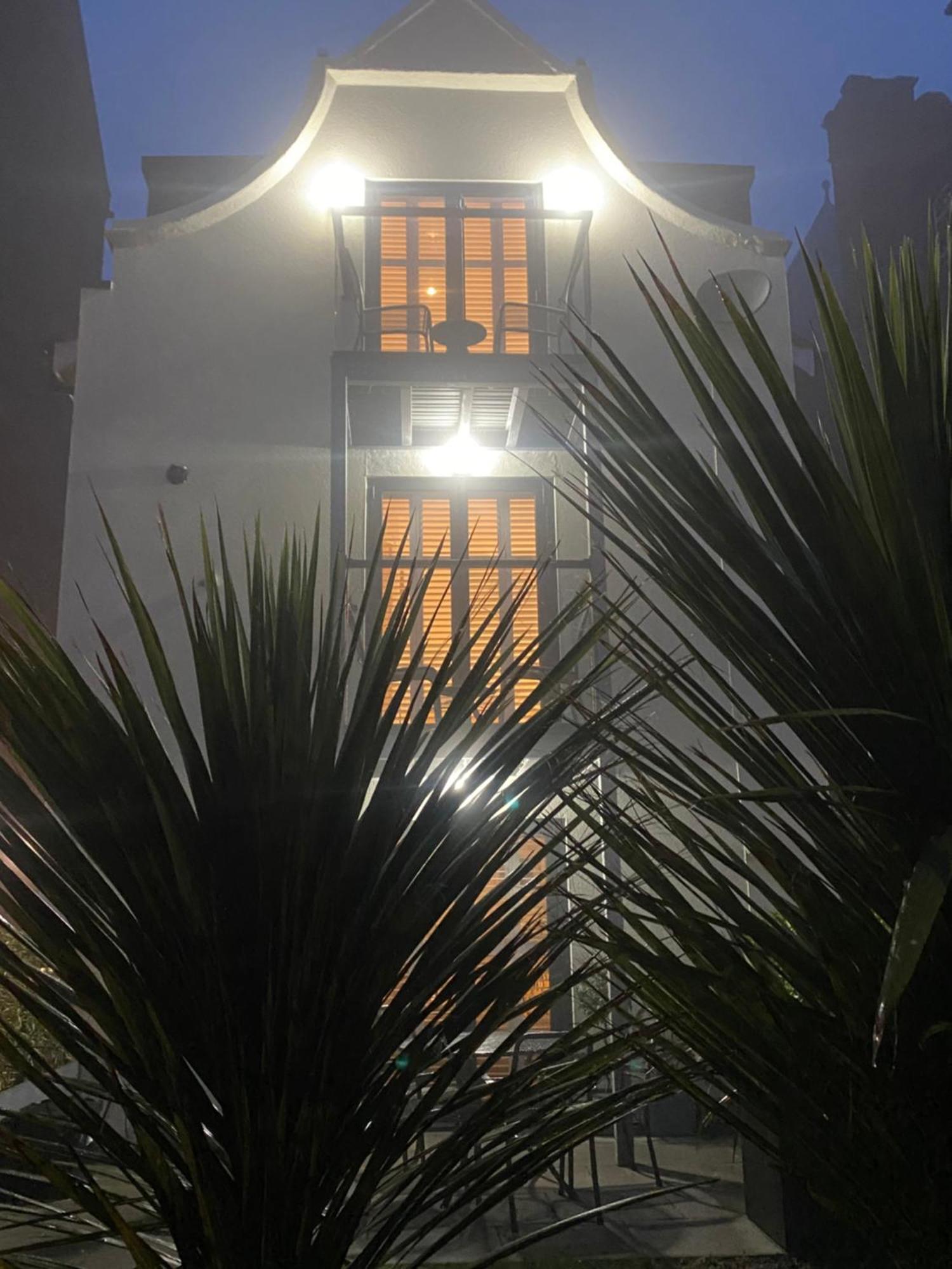 Villa Retro Retreat, Sea View, Free Parking & Ev Plug-In Whitby Esterno foto