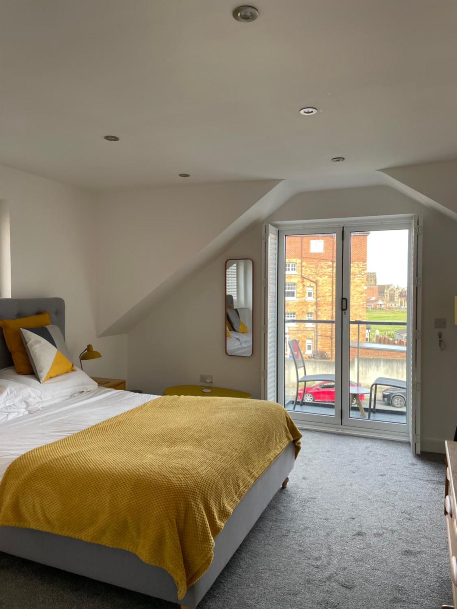 Villa Retro Retreat, Sea View, Free Parking & Ev Plug-In Whitby Esterno foto